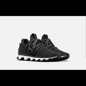 Women’s sorel kinetic lace sneaker